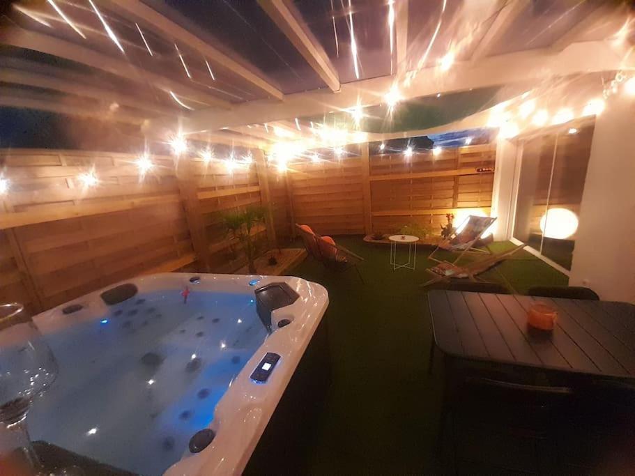 Maison 46 M2 Avec Jacuzzi Privatif Couvert Proche Ocean * Brem-sur-Mer