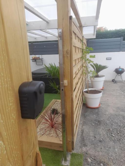 Maison 46 M2 Avec Jacuzzi Privatif Couvert Proche Ocean Holiday home